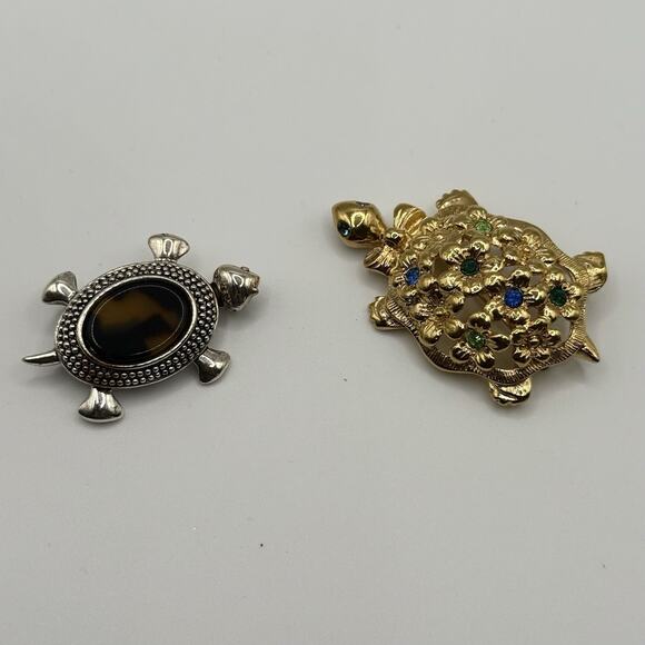 Vintage Lot of Two Turtle Brooch Pins Silver Tone Faux Tortoise Shell Gold Tone - Picture 1 of 8